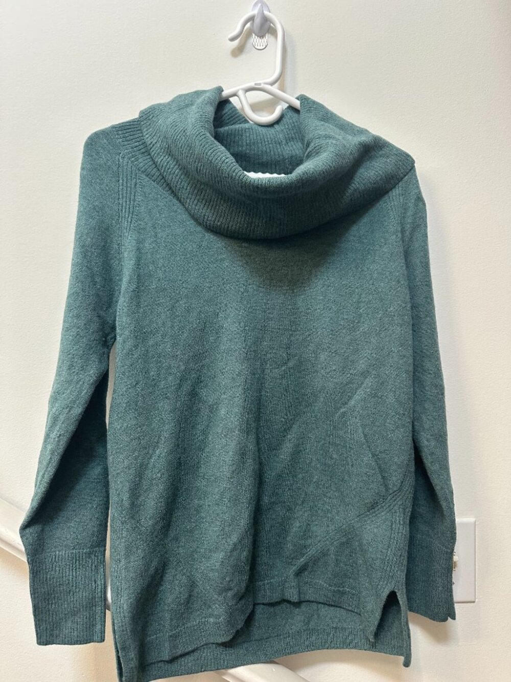 Nicole Miller extra fine merino wool sweater
